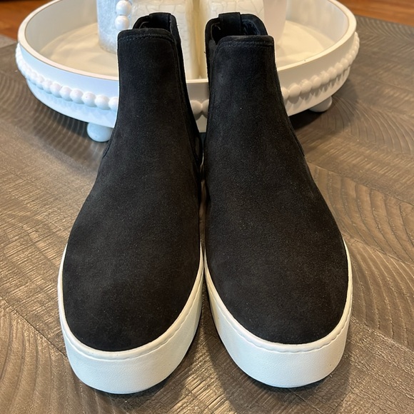 Brand New Vince Warren Chelsea Sneaker Boot - Picture 6 of 6